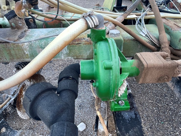 #9020-•-custom-4-row-liquid-fertilizer-applicator-w/pup-tank-image-30