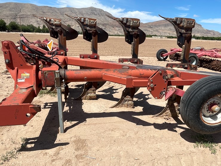 #9034-•-case-ih-6-bottom-roll-over-plow-image-4