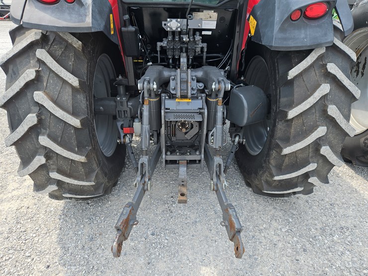 2021-massey-ferguson-6712-image-16