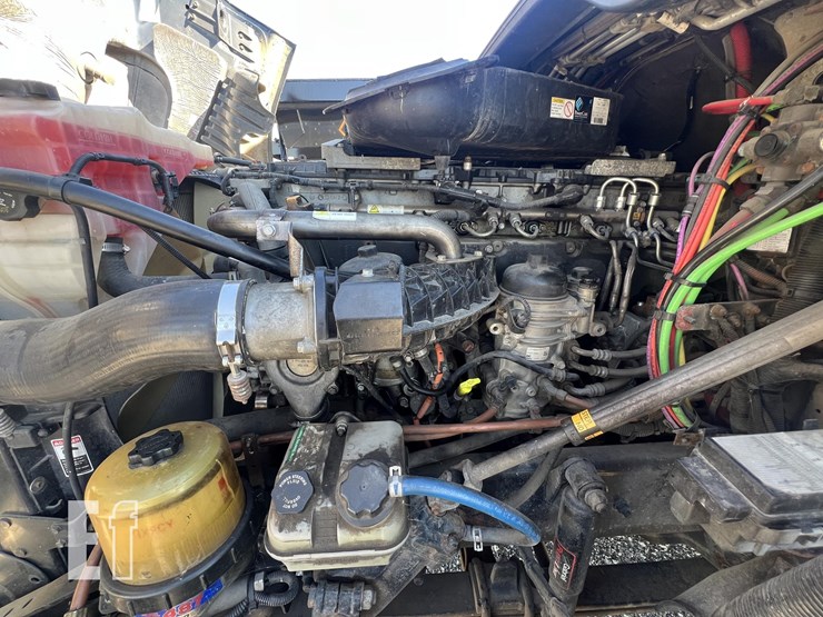2018-freightliner-cascadia-125-image-22