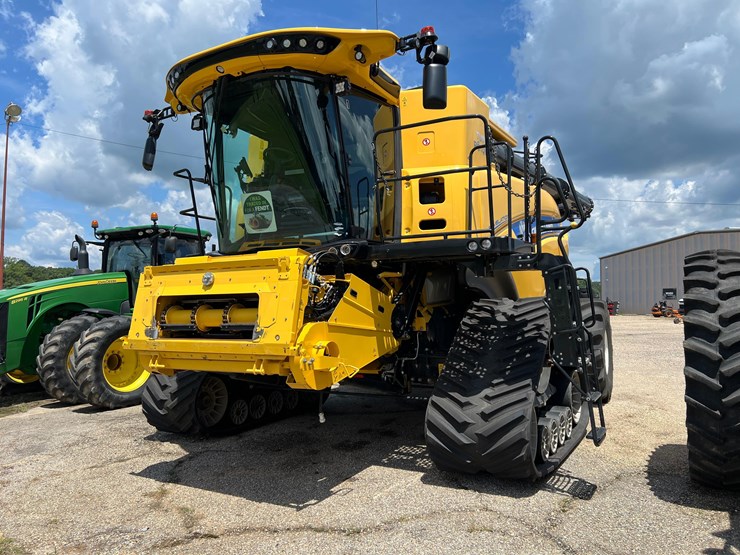 2023-new-holland-cr10.90-image-1