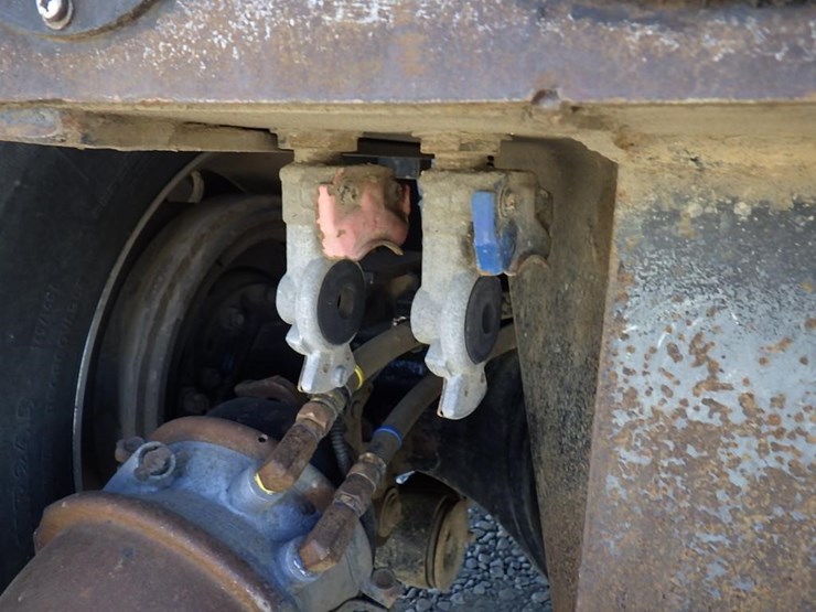 2017-kenworth-t880-image-35