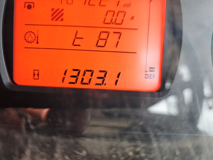 2021-massey-ferguson-6712-image-12