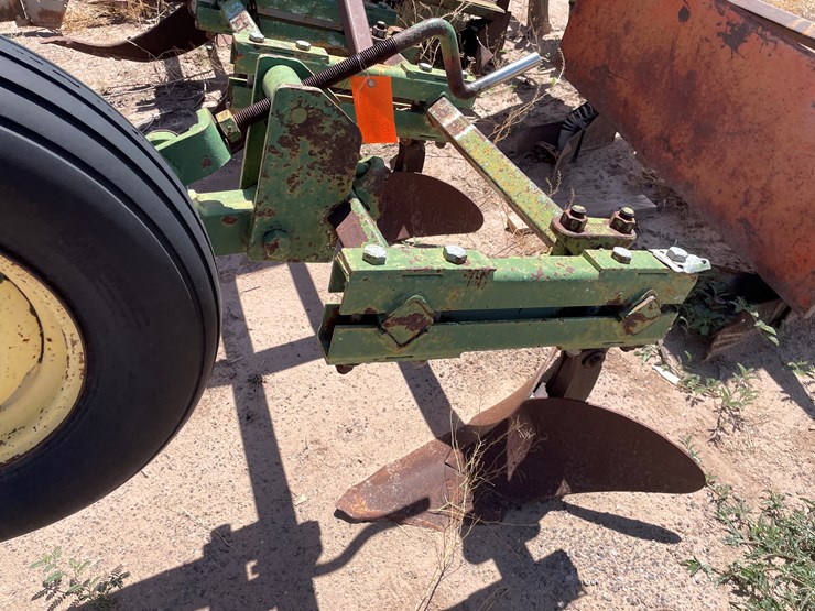 #9102-•-custom-3-pt-chisel-tillage-unit-with-poly-drum-image-10