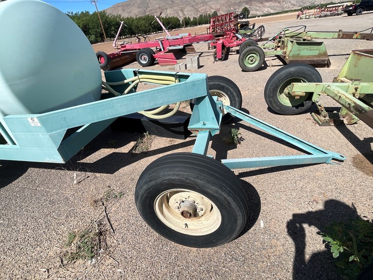 #9021-•-western-tank-liquid-fertilizer-on-4-wheel-wagon-image-17
