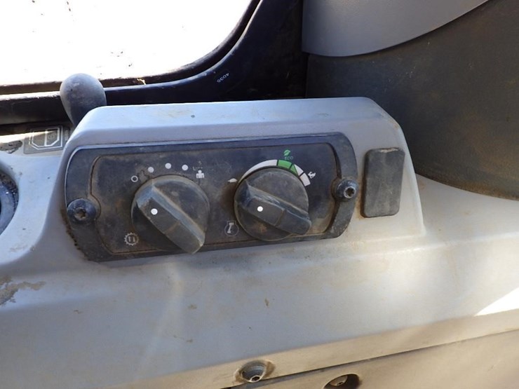 2019-caterpillar-d7e-lgp-image-50