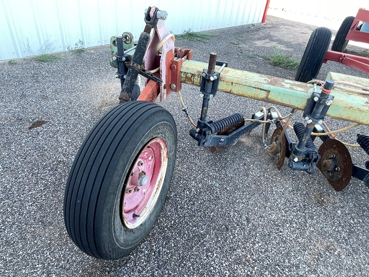 #9020-•-custom-4-row-liquid-fertilizer-applicator-w/pup-tank-image-21