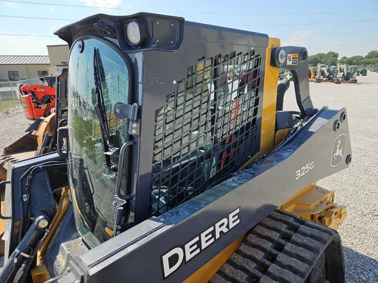 2022-deere-325g-image-23