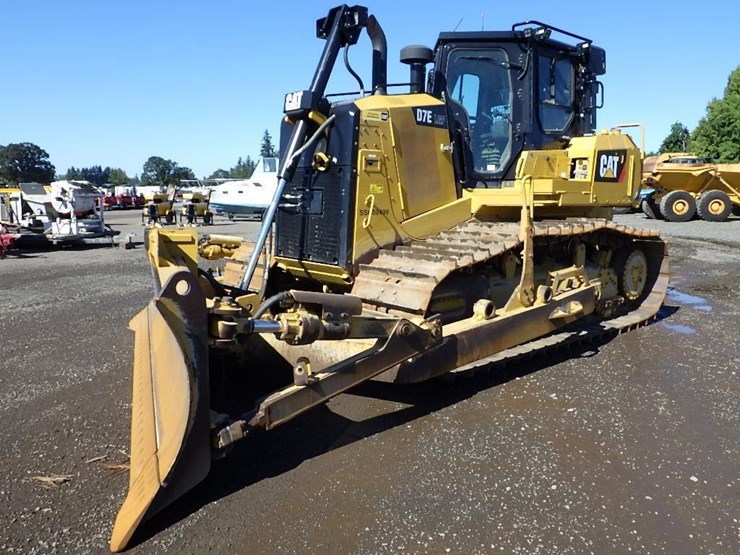 2019-caterpillar-d7e-lgp-image-1