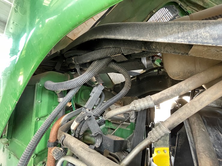 john-deere-7230-premium-image-68