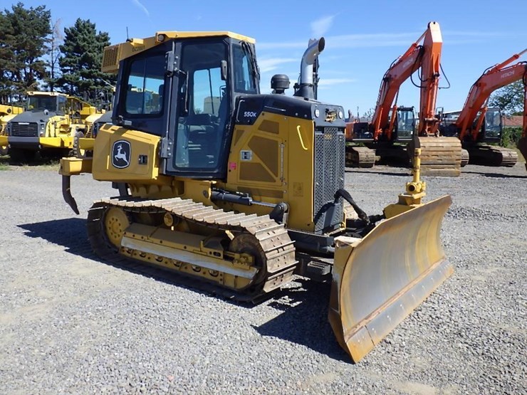 2021-deere-550k-image-2