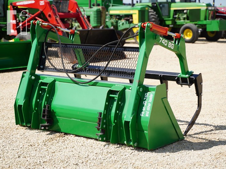 2025-john-deere-640-image-5