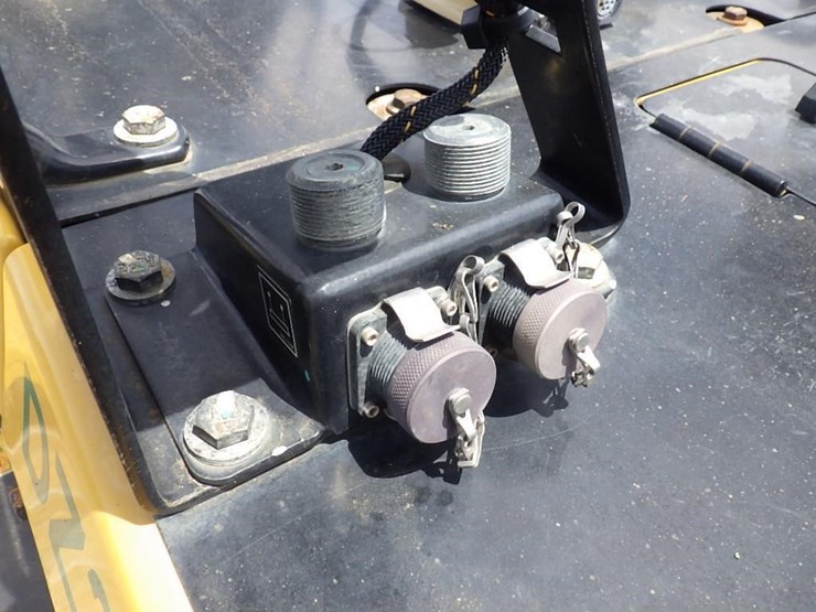 2020-caterpillar-d5-lgp-image-28