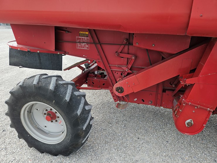 1992-case-ih-1640-image-20