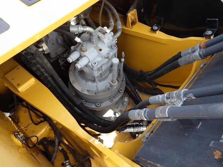 2016-deere-300g-lc-image-22