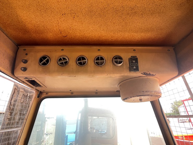 #9012-•-case-930-comfort-king-w/cab-image-49