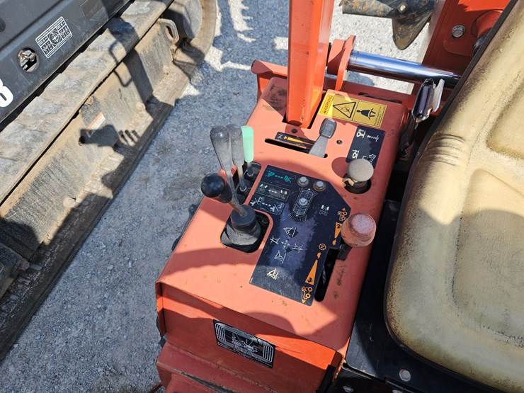 2014-ditch-witch-rt45-image-9