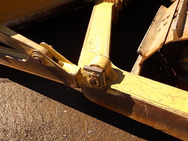 2019-caterpillar-d7e-lgp-image-10