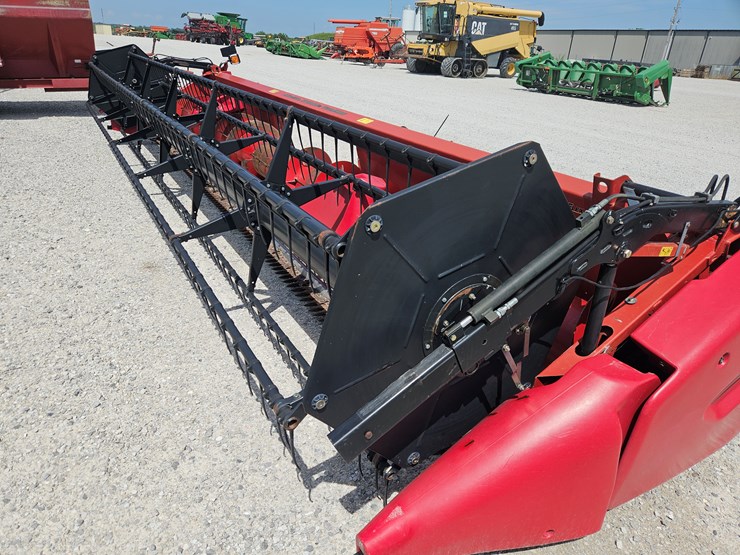 2011-case-ih-3020-image-2