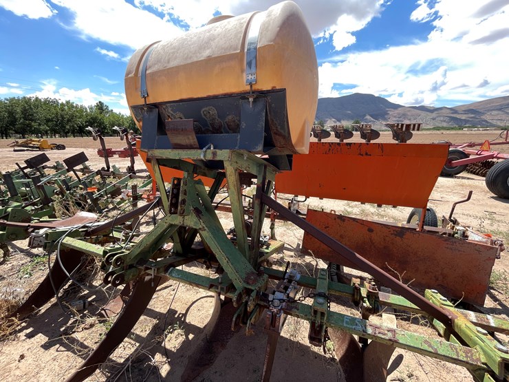 #9102-•-custom-3-pt-chisel-tillage-unit-with-poly-drum-image-35