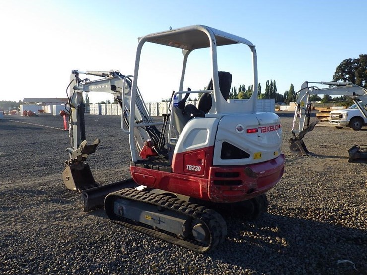 2020-takeuchi-tb230-image-5