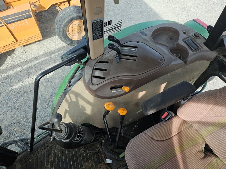 2002-john-deere-5320-image-11