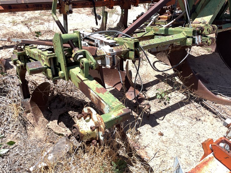 #9102-•-custom-3-pt-chisel-tillage-unit-with-poly-drum-image-26