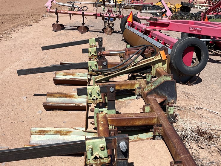 #9024-•-13'-4-row-bedder-image-4