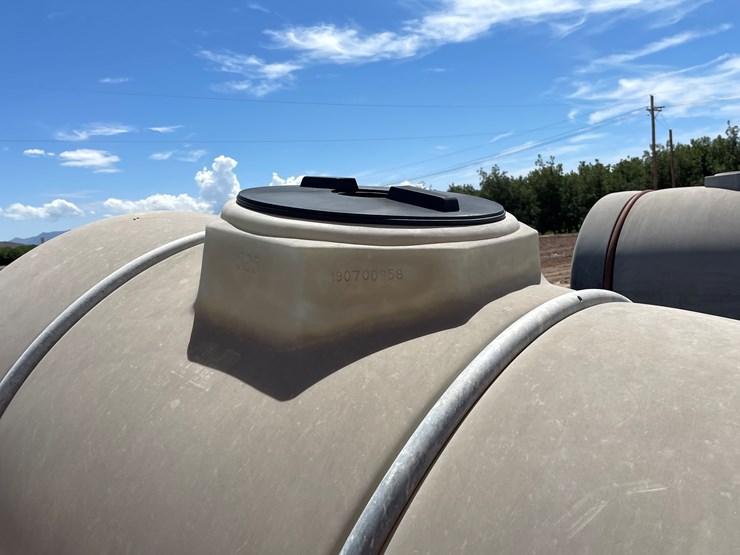 #9133-•-500-gallon-fertilizer-tank-image-13