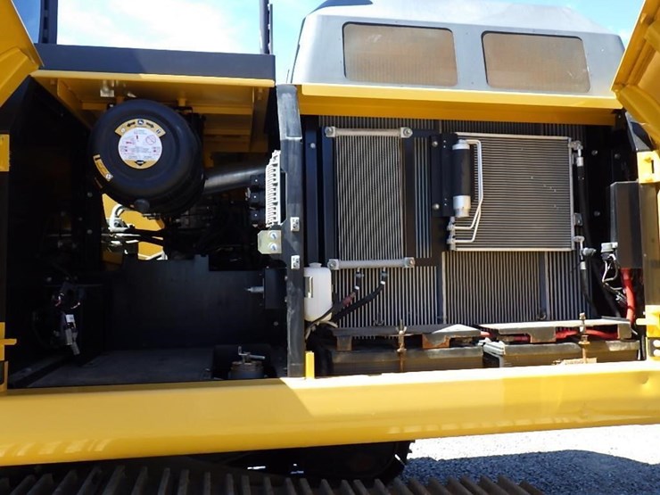 2016-deere-300g-lc-image-14