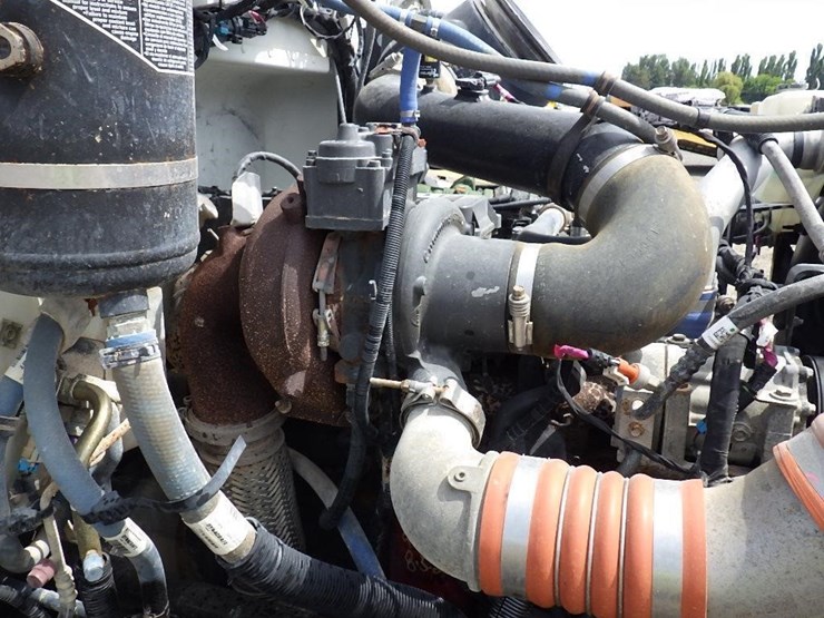 2016-peterbilt-pb337-s/a-fuel-&-lube-truck-image-34