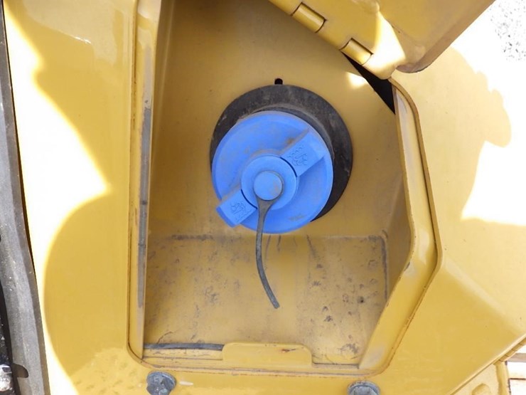 2020-caterpillar-d5-lgp-image-35