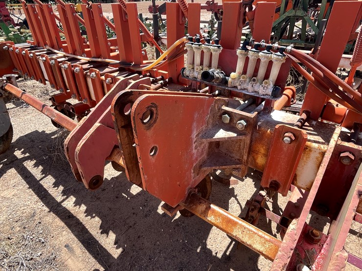 #9101-•-3-pt-field-cultivator,-4-row-custom-w/gallina-units-image-22