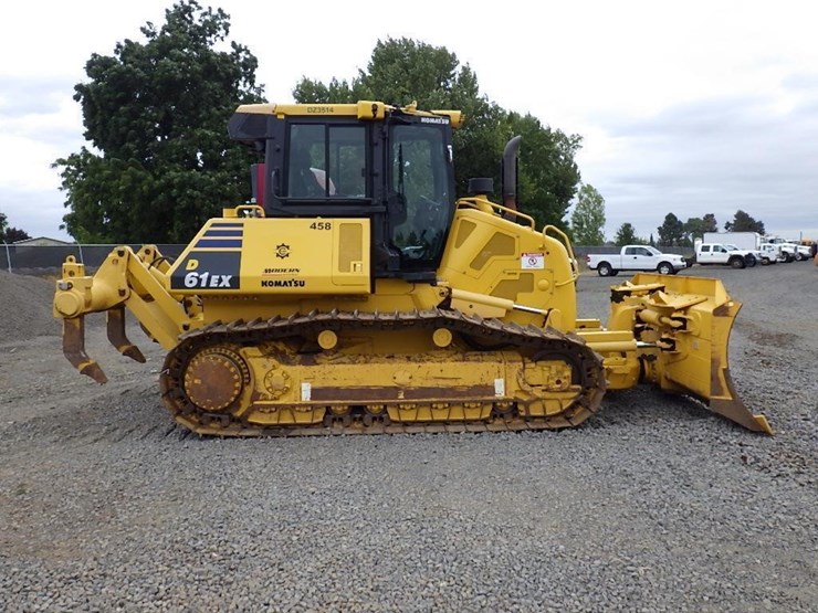 komatsu-d61ex-24-image-3