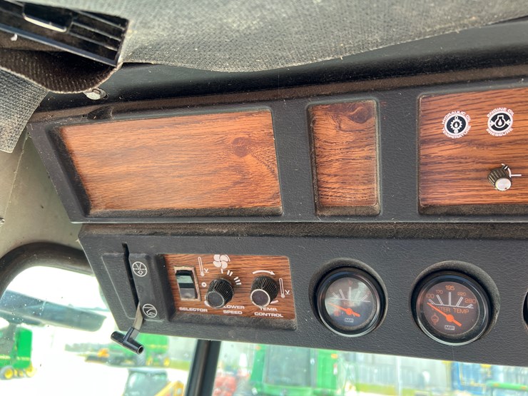 massey-ferguson-750-image-17