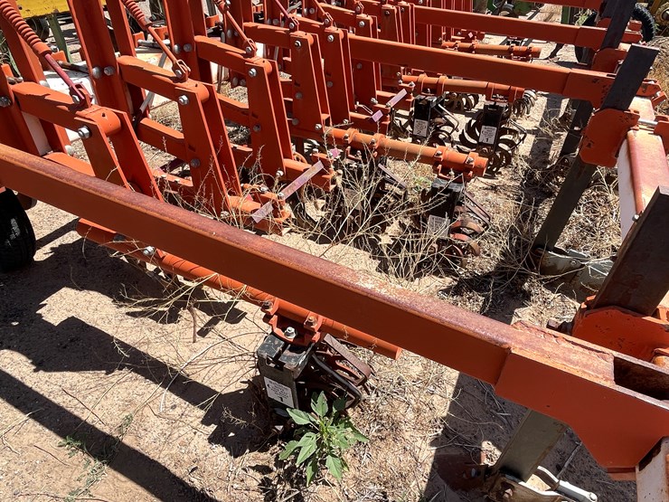 #9101-•-3-pt-field-cultivator,-4-row-custom-w/gallina-units-image-13