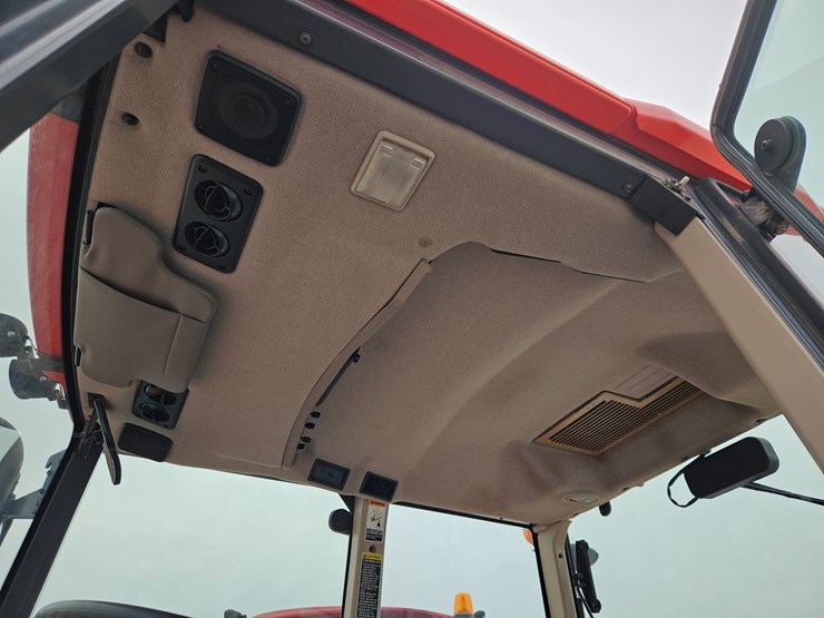 2015-kubota-m135x-image-14