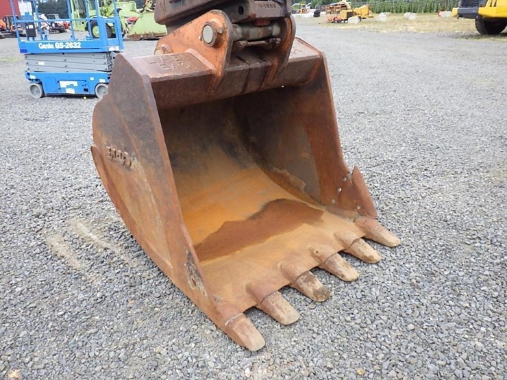 2015-hitachi-zx350lc-6n-image-7