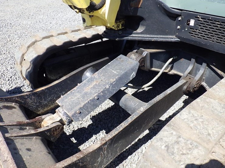 2011-yanmar-sv100-1-image-14