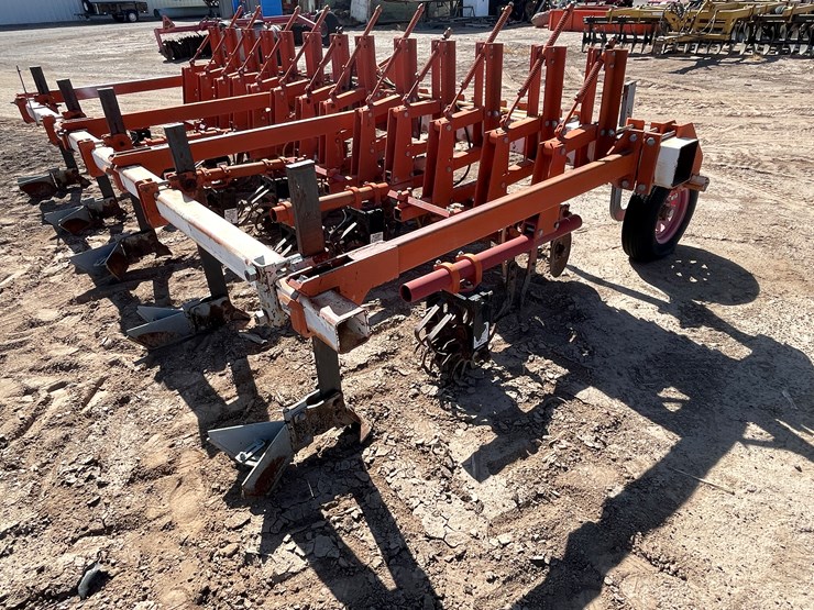 #9101-•-3-pt-field-cultivator,-4-row-custom-w/gallina-units-image-9