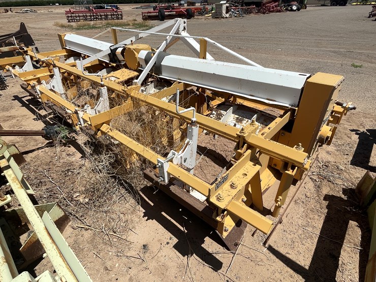 #9038-•-johnson-3-pt,-4-row-bed-shaper-image-29