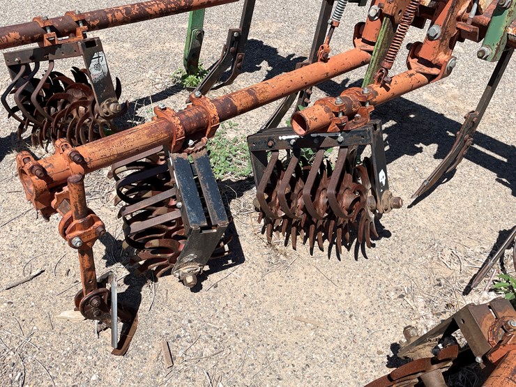 #9113-•-custom-4-row-cultivator-with-lilliston-lehman-units-image-5