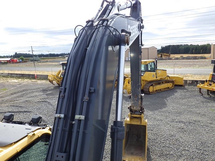 2016-deere-300g-lc-image-23