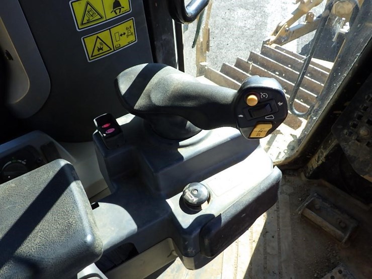 2019-caterpillar-d7e-lgp-image-49