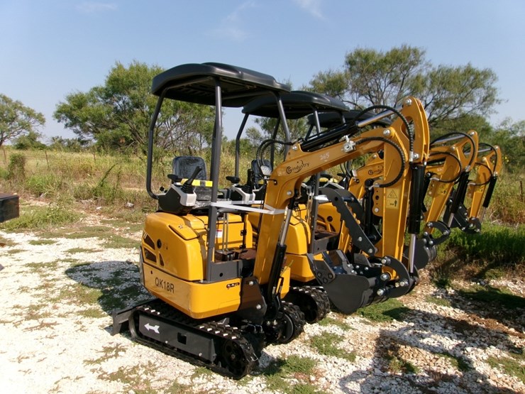 cfg-industry-qk18r-mini-excavator-image-1