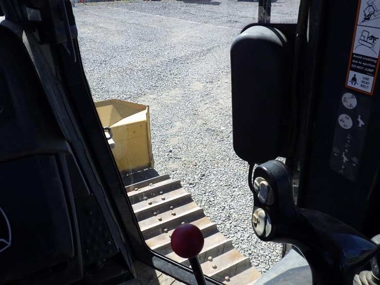 2021-deere-550k-image-40