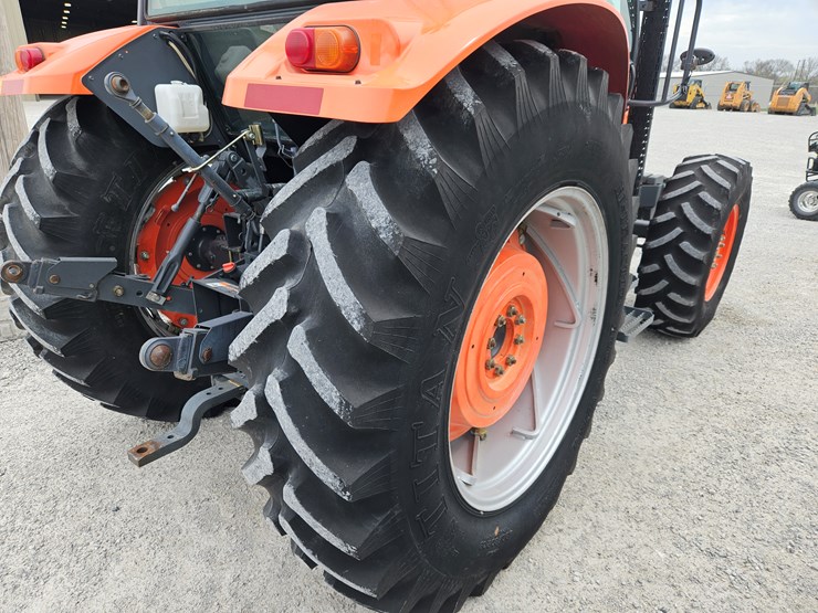 2015-kubota-m135x-image-6