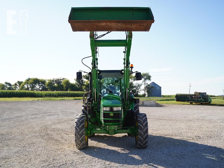 2017-john-deere-5090r-image-46