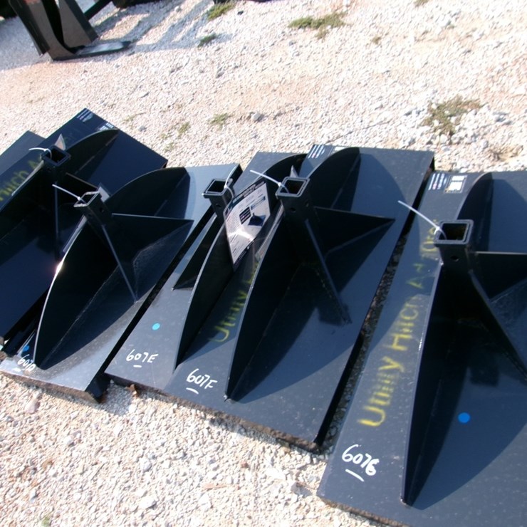 (1) REC HITCH PLATFORM F/ SKID STEER