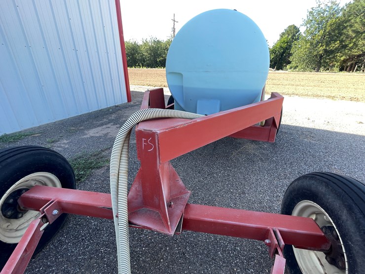 #9020-•-custom-4-row-liquid-fertilizer-applicator-w/pup-tank-image-44